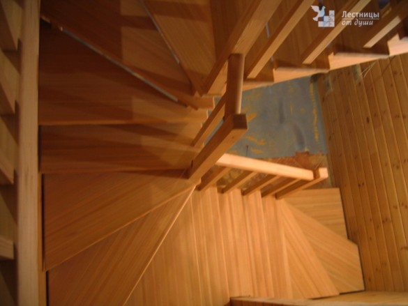 Бюджетная деревянная лестница