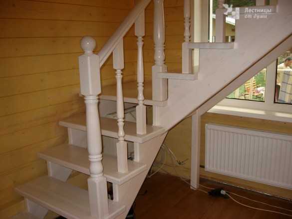 Лестница для дачи и дома эконом