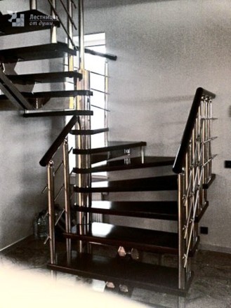 Лестница из нержавеющей стали для дома