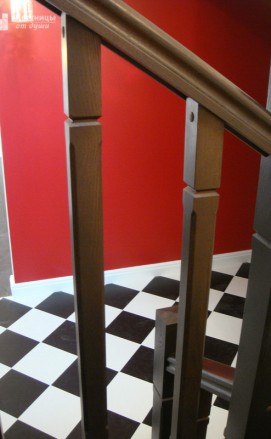 Трехмаршевая лестница из ясеня с забежными ступенями