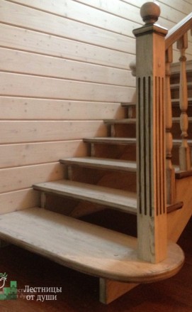 Деревянная лестница с патиной в стиле прованс