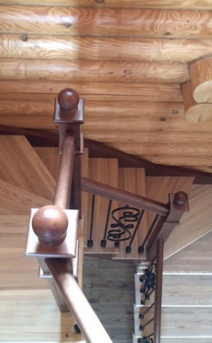 Современная лестница на тетиве на заказ