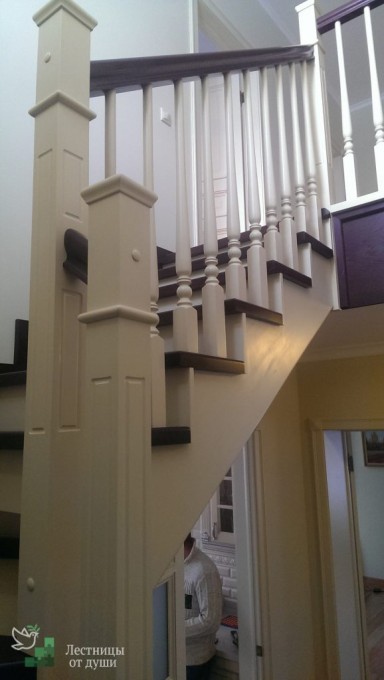 Купить классическую лестницу в дом