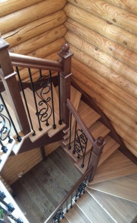 Лестница на дачу с ковкой