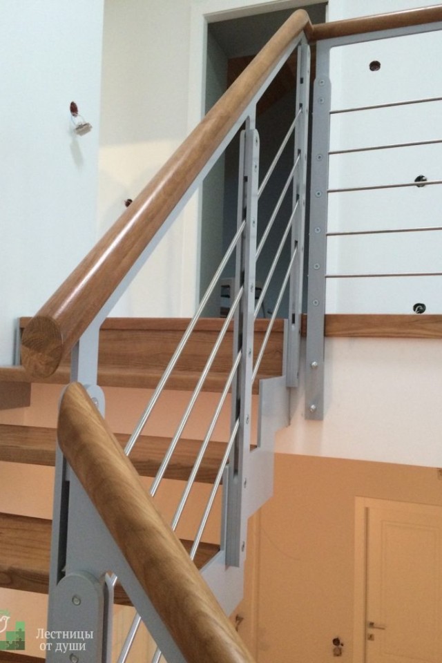 Лестницы металлический каркас с деревянными ступенями