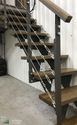 Лестница металлический каркас деревянные ступени