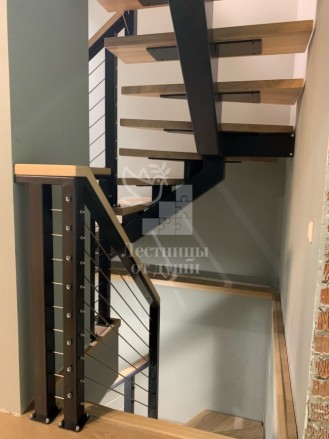 лестница металлический каркас деревянные ступени